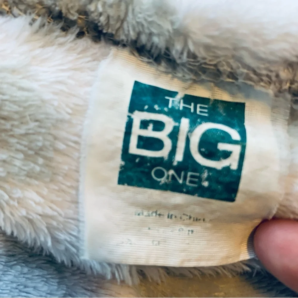 THE BIG ONE Oversized Fleece Throw Blanket 58” x 71” Cozy Couch Blanket Gray
